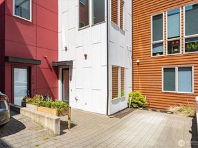 551 28th Avenue, Seattle WA 98122