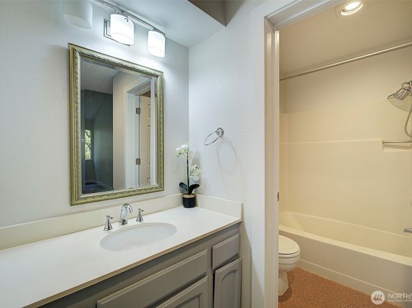 11416 NE 128th Street 67, Kirkland WA 98034