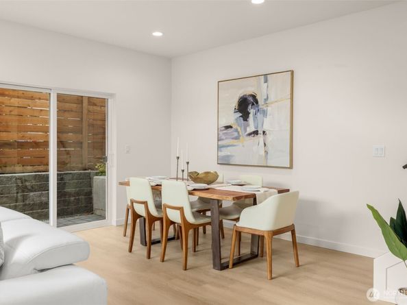 1227 B N 48th Street, Seattle WA 98103