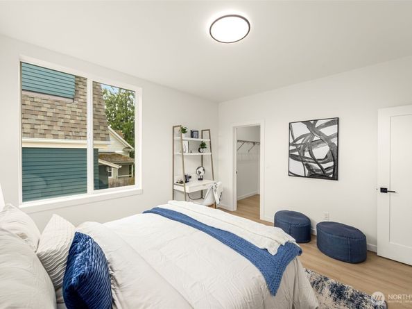 1227 B N 48th Street, Seattle WA 98103