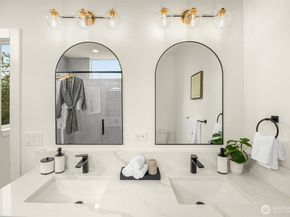 1227 B N 48th Street, Seattle WA 98103