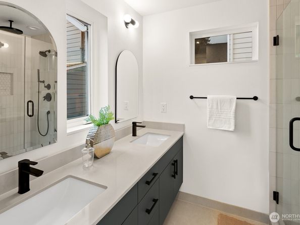 808 34th Avenue, Seattle WA 98122