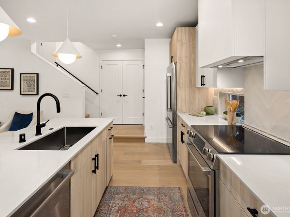 808 34th Avenue, Seattle WA 98122