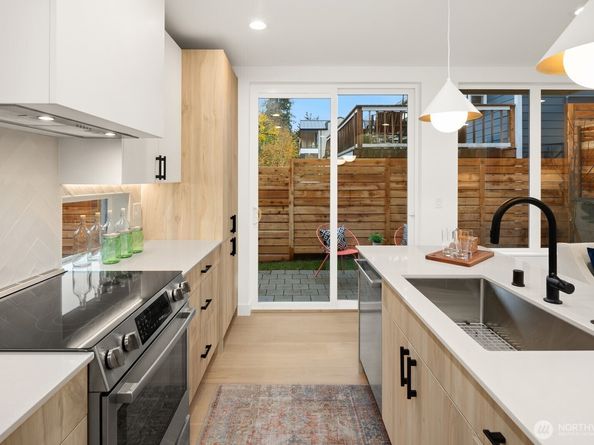 808 34th Avenue, Seattle WA 98122