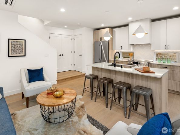 808 34th Avenue, Seattle WA 98122