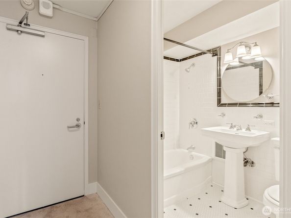 1105 Spring Street 701, Seattle WA 98104