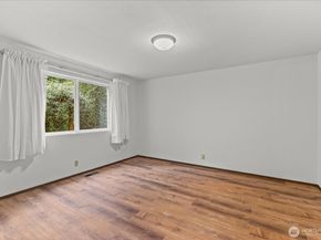 1007 174th Avenue NE, Bellevue WA 98008