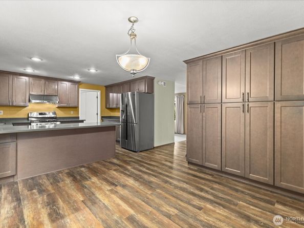 1007 174th Avenue NE, Bellevue WA 98008