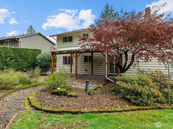 1007 174th Avenue NE, Bellevue WA 98008