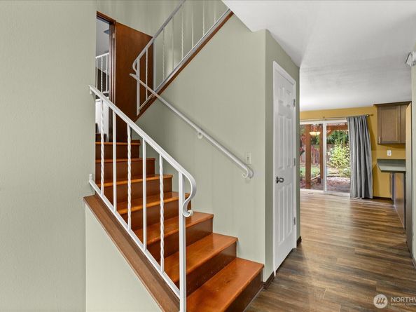 1007 174th Avenue NE, Bellevue WA 98008