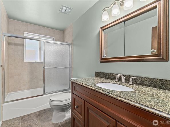 1007 174th Avenue NE, Bellevue WA 98008