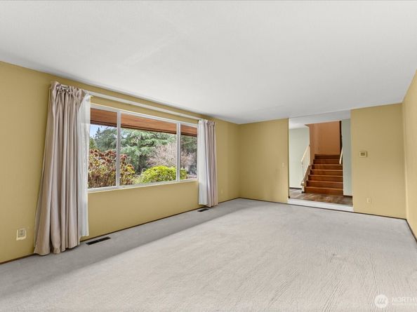 1007 174th Avenue NE, Bellevue WA 98008