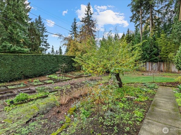 1007 174th Avenue NE, Bellevue WA 98008