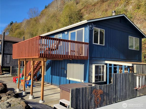 10 S Beach Drive, Hat Island WA 98206