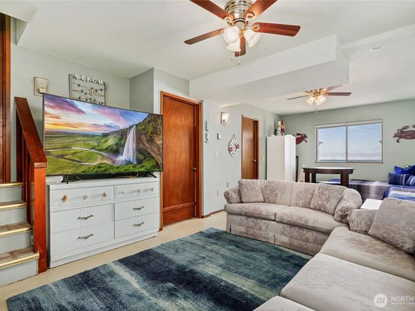 10 S Beach Drive, Hat Island WA 98206