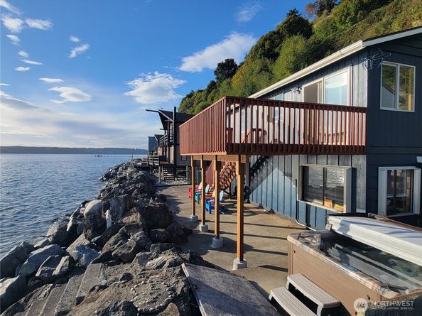 10 S Beach Drive, Hat Island WA 98206