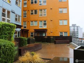 827 Hiawatha Place S 406, Seattle WA 98144
