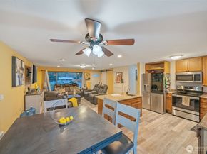 20827 59th Place W, Lynnwood WA 98036