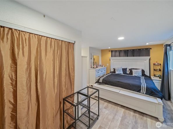 20827 59th Place W, Lynnwood WA 98036