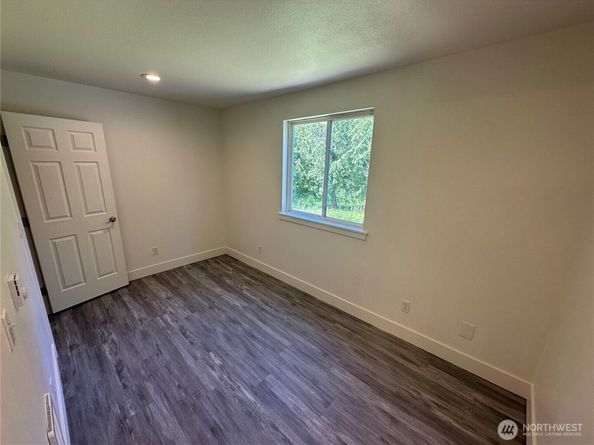 7041 E Washington Street, Port Orchard WA 98366