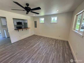 7041 E Washington Street, Port Orchard WA 98366