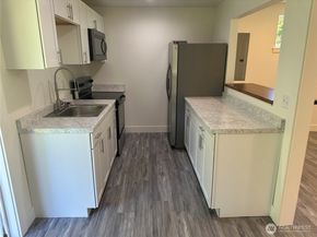 7041 E Washington Street, Port Orchard WA 98366