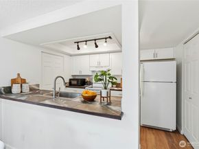 23601 112th Avenue SE A103, Kent WA 98031