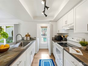 23601 112th Avenue SE A103, Kent WA 98031