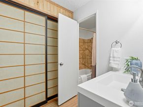 23601 112th Avenue SE A103, Kent WA 98031