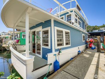 1900 Westlake Avenue N