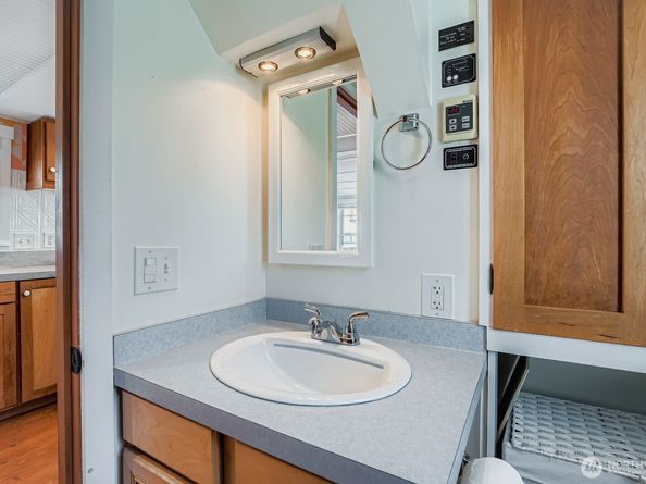 1900 Westlake Avenue N B20, Seattle WA 98109