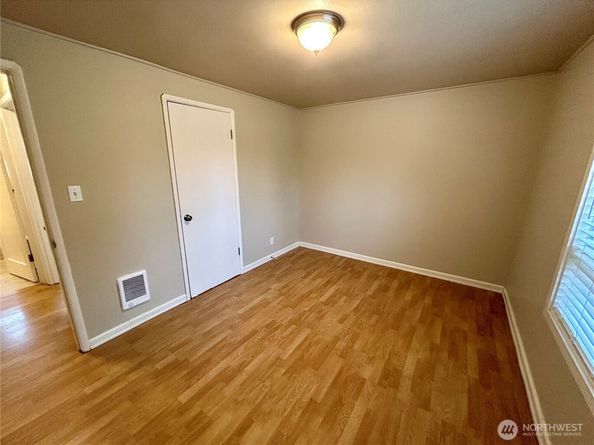 18303 9th Avenue NE, Shoreline WA 98155