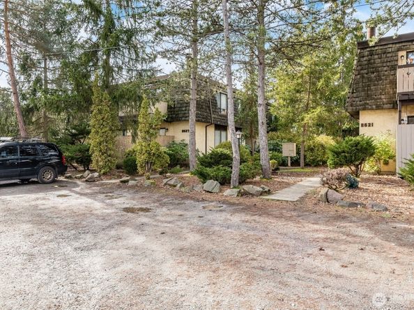 8621 25th Avenue SW B, Seattle WA 98106