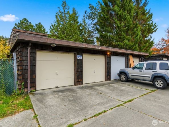 8621 25th Avenue SW B, Seattle WA 98106