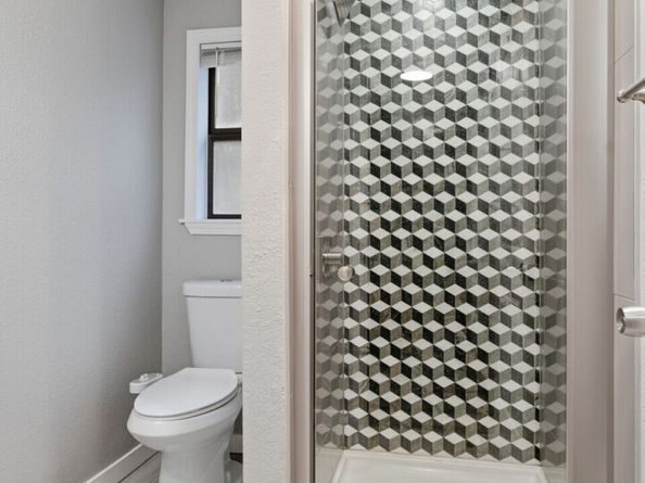 8621 25th Avenue SW B, Seattle WA 98106