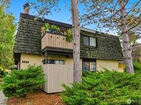 8621 25th Avenue SW B, Seattle WA 98106