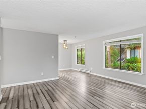 8621 25th Avenue SW B, Seattle WA 98106