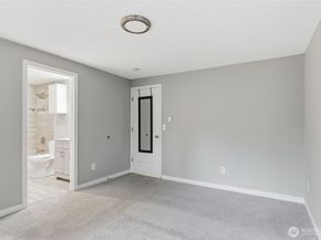 8621 25th Avenue SW B, Seattle WA 98106