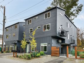 11831 59th Avenue S A, Seattle WA 98178
