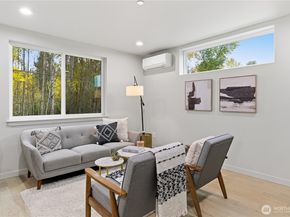 11831 59th Avenue S A, Seattle WA 98178