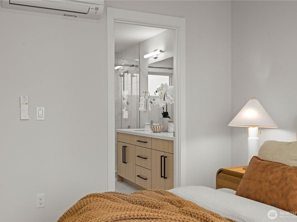 105 E NW 39th Street, Seattle WA 98107