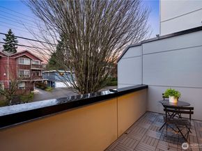 105 E NW 39th Street, Seattle WA 98107