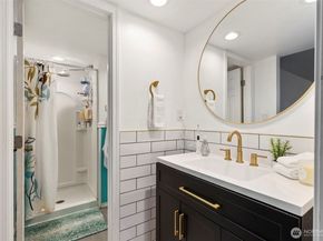 203 NE Alnus Way, Bremerton WA 98310