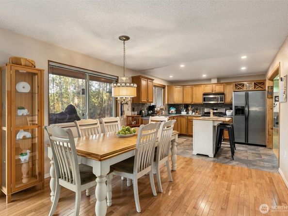 203 NE Alnus Way, Bremerton WA 98310