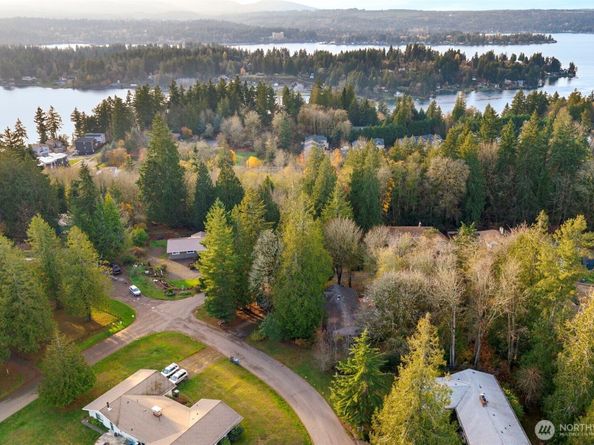 203 NE Alnus Way, Bremerton WA 98310