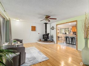 203 NE Alnus Way, Bremerton WA 98310