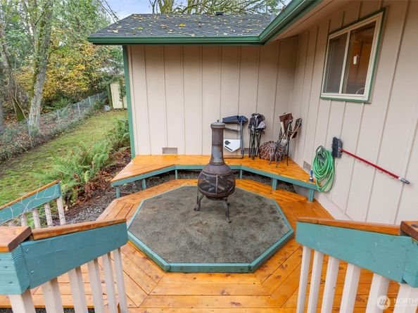 203 NE Alnus Way, Bremerton WA 98310