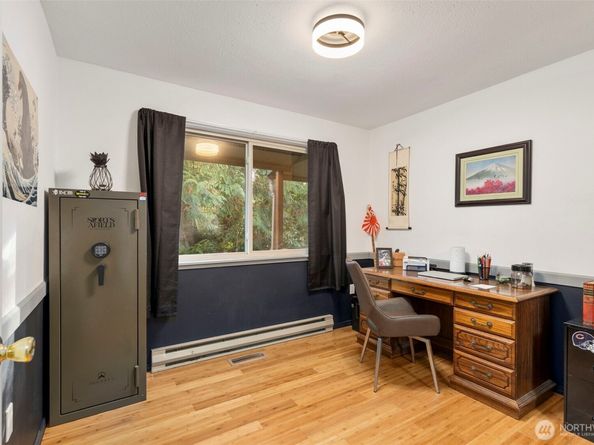 203 NE Alnus Way, Bremerton WA 98310