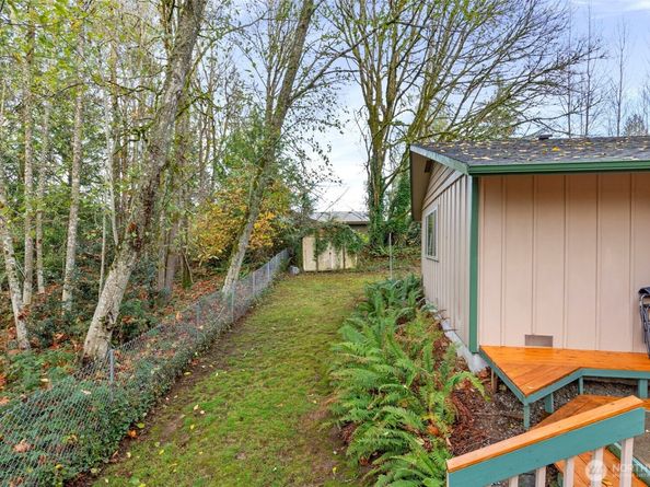 203 NE Alnus Way, Bremerton WA 98310