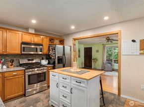 203 NE Alnus Way, Bremerton WA 98310